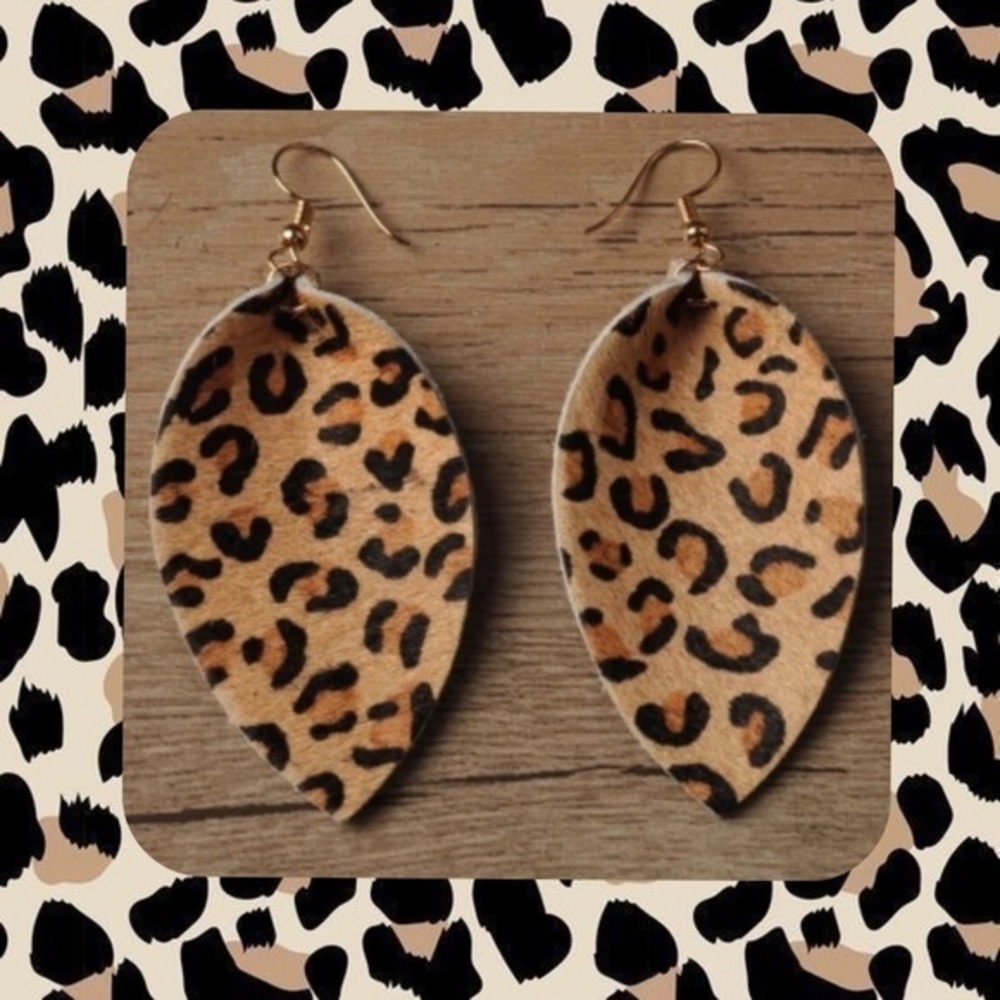 NWT Leopard Print Leather Dangle Earrings - Picture 5 of 7